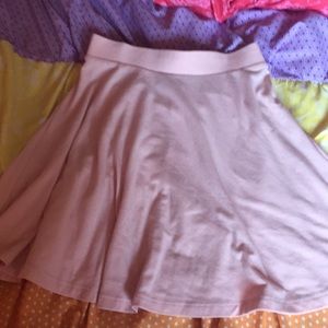 cute mini skirt!